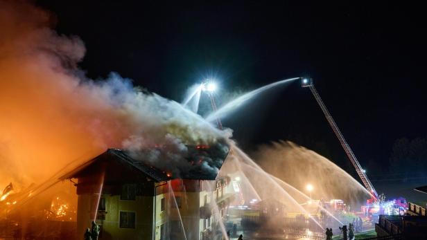 Großbrand bei Pongauer Ferienhof: Schaden in Millionenhöhe