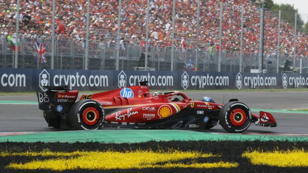 Charles Leclerc im Ferrari auf dem Weg zum Sieg