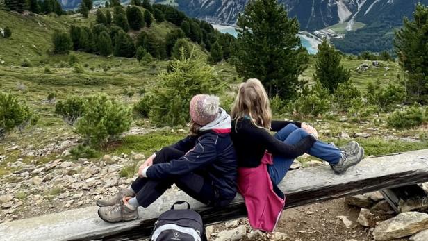 Eine Alpenüberquerung hat es in sich. Da muss auch Zeit zum Rasten und Schauen sein.
