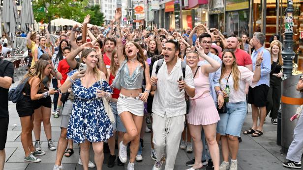 Swifties ziehen nach der Konzertabsage von Taylor Swift durch Wien