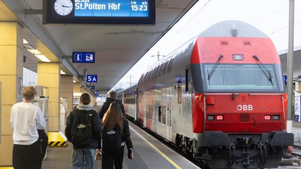 Langsam aber doch: Immer mehr Pendler steigen auf die Bahn um