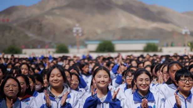 Land der gestohlenen Kinder: Ein Tibeter erzählt von der Schulzeit im chinesischen Internat