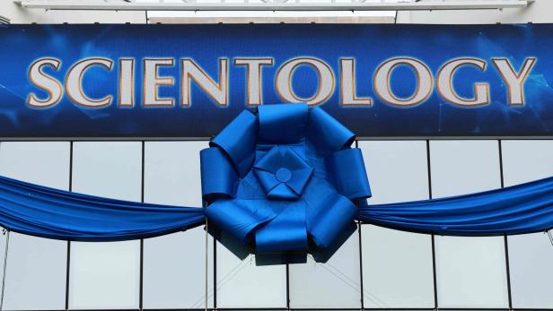 EInweihung des Scientology-Hauptquartiers in Frankreich