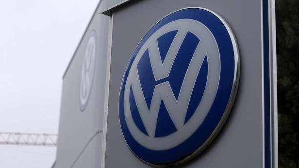 VW kündigt Tarifverträge: Kündigungen ab Juli 2025 möglich