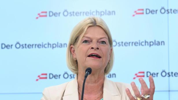 FPÖ-Kritik an Verteidigungsministerin Tanner