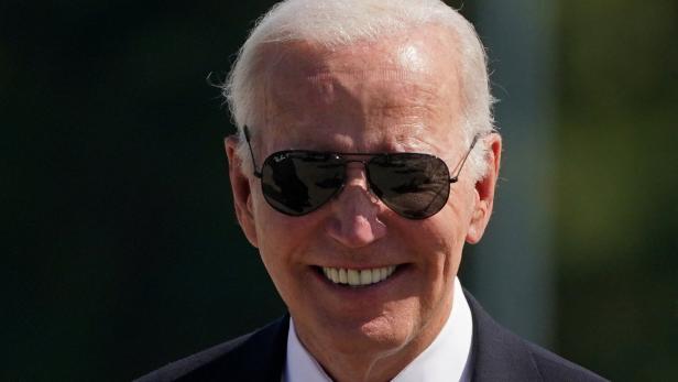 "Danke für die Unterstützung": Joe Biden trägt Trump-Kappe