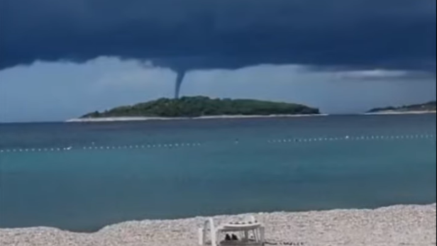 Unwetter in Kroatien: Tornados in Dalmatien, Istrien unter Wasser