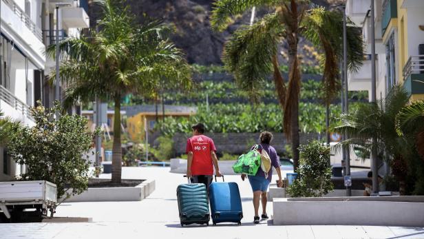 Drei Jahre nach dem Vulkanausbruch auf La Palma: Ferienort Puerto Naos wieder geöffnet