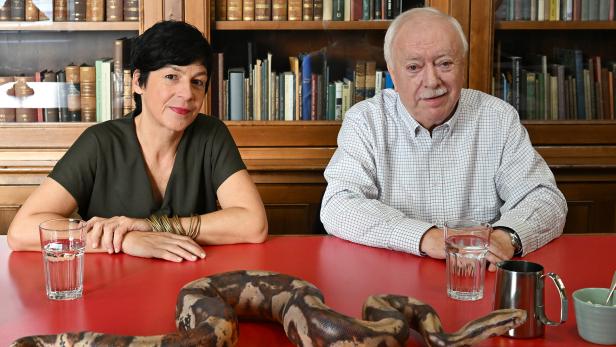 Der KURIER hat Dr. Silke Schweiger, Kuratorin der herpetologischen Sammlung, und Dr. Michael Häupl zum Gespräch im Naturhistorischen Museum Wien getroffen.