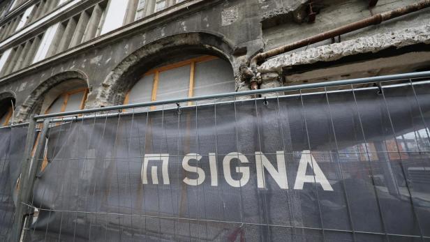 FILE PHOTO: Construction site of Karstadt department store of Rene Benko's Signa empire in Munich