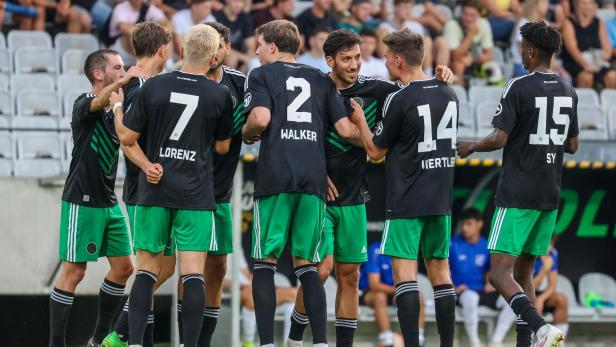 Voller Erfolg vor vollen Rängen: Der FC Wacker marschiert Richtung Westliga