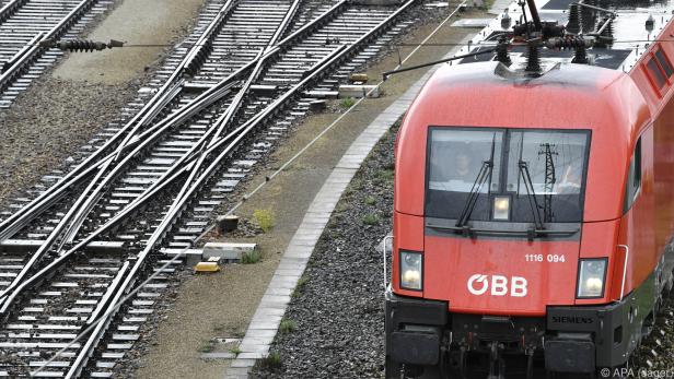 Unwetter: "Neue" Bahn-Weststrecke in NÖ monatelang nicht benützbar