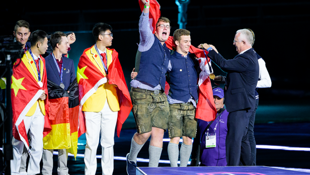 Stefan Huber und Christoph Kurz haben mit viel Leidenschaft und perfektem Handwerk Gold bei den WorldSkills 2024 gewonnen.