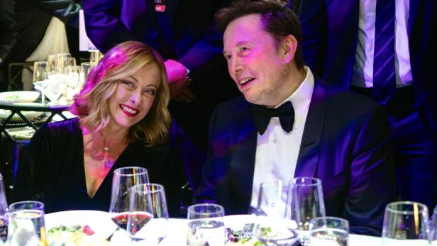 Melonis Kalkül: Warum sie mit Elon Musk bei einem Galadinner auftauchte