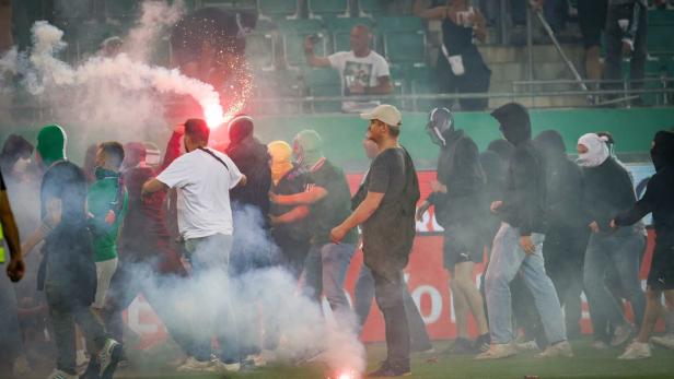 Derby-Videos: Warum wurde das Tor vom Austria-Sektor geöffnet?