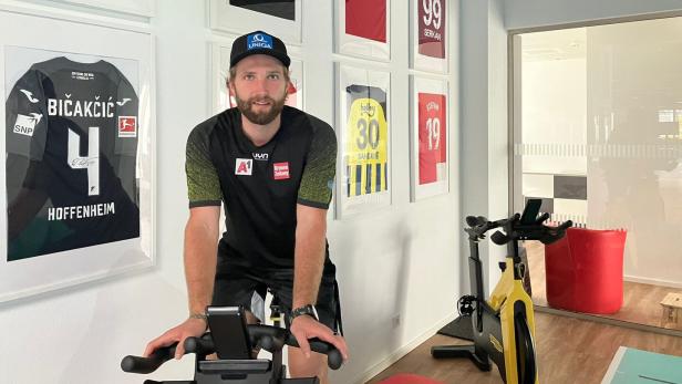 Marco Schwarz auf dem Ergometer