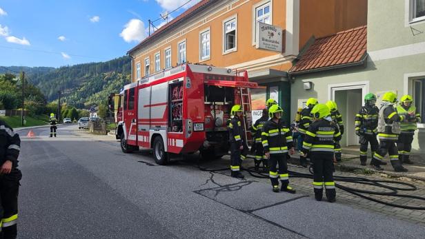 Steiermark: Feuerwehr rettete Frau (74) aus brennender Wohnung