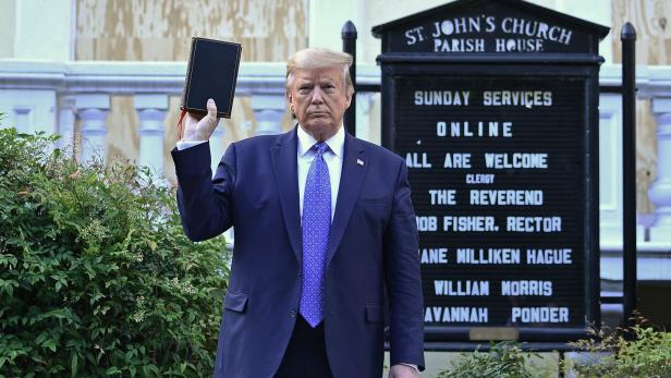 FILES-US-VOTE-POLITICS-RELIGION-TRUMP