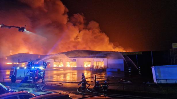 Großbrand in Halle: Technischer Defekt als Auslöser