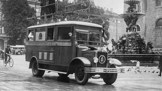 RAVAG-Kurzwellen-Übertragungswagen mit „wanderndem Mikrofon“ in Salzburg (zirka 1930)