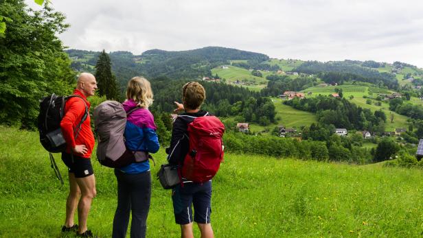 Kein Entweder-Oder: Sportliche kombinieren in der Region Graz Radfahren und Wandern.