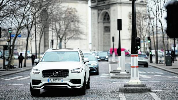 Parisians vote on a proposal to raise parking fees for SUVs in the French capital, in a bid by city hall to reduce emissions and increase pedestrian safety