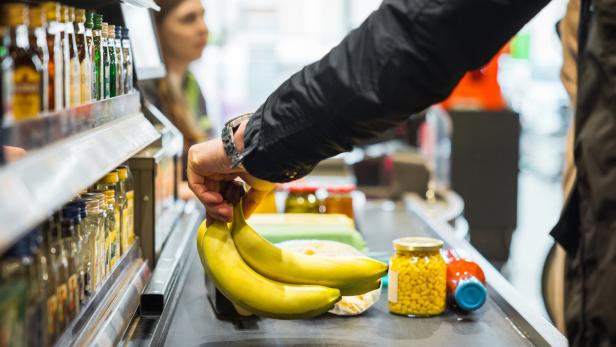 Alkohol an der Supermarktkasse: Hochprozentig verführerisch