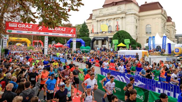 Läuferfeld am Start