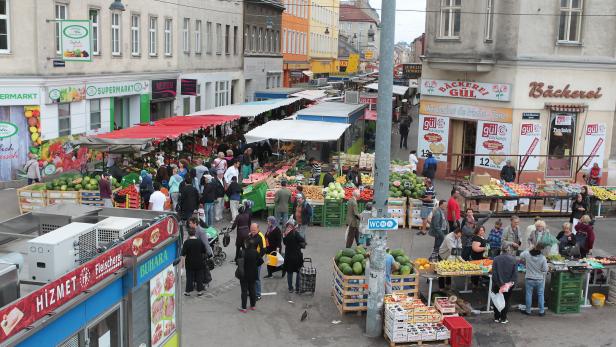 Orte wie der Brunnenmarkt gelten manchen als Positiv-, anderen als Negativbeispiel