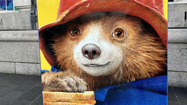 66 Jahre Paddington Bär: Wie eine Kinderbuchfigur zur britischen Ikone wurde