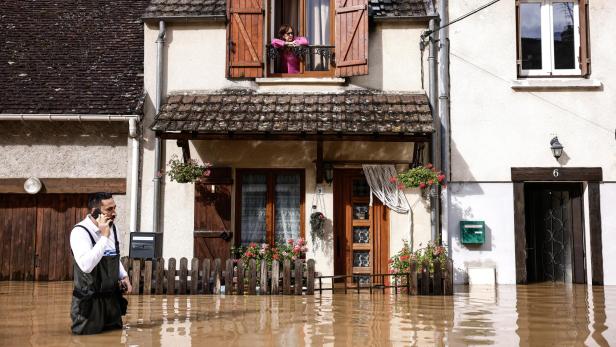 Seine-et-Marne department near Paris placed on red alert for major flooding