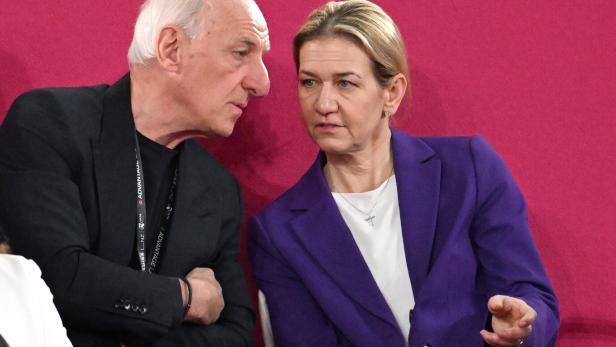 Peter-Michael Reichel und seine Tochter Sandra Reichel im Gespräch