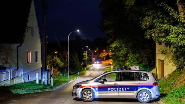 Frau im Weinviertel erstochen und in Keller verschanzt: Verdächtiger nach Explosion tot