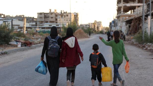 Palästinenser wurden von der israelischen Armee aufgefordert, das Flüchtlingslager in Beit Lahiya zu verlassen