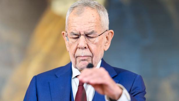 Bundespräsident Van der Bellen benötigt Bandscheiben-OP