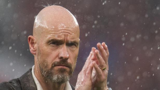 Erik ten Hag leaves Manchester United