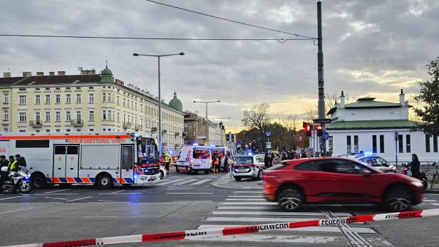 Unfall bei U4-Station Schönbrunn: Mehrere Personen verletzt