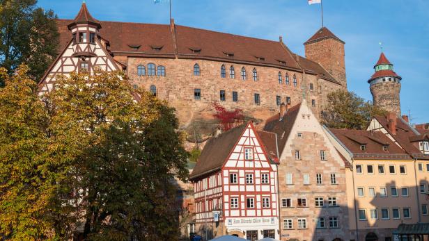 Kaiserburg in Nürnberg und Fachwerkhäuser