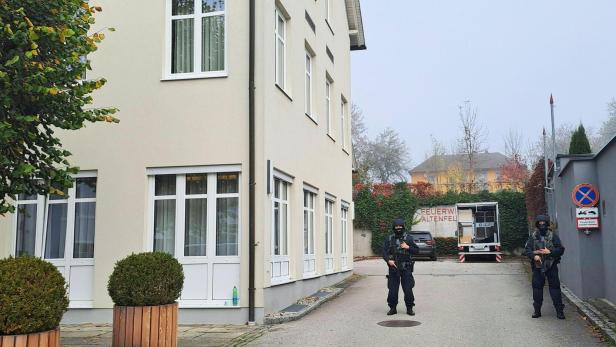 Nach Amoklauf in OÖ: 220 Hinweise auf Drexler ohne Erfolg, Polizei-Einsatz in Zug