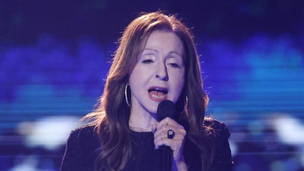 Vicky Leandros singt bei der „Ein Herz für Kinder“-Gala 2022 in Berlin.