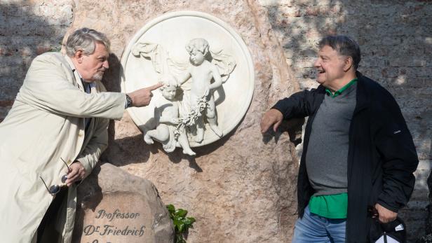 Joesi Prokopetz und der Zentralfriedhof: Leich’ und Leich’ gesellt sich gern