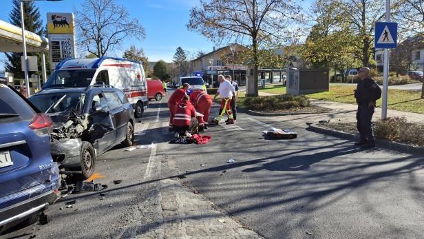 Ein Schwerverletzter bei Unfall in der Stadt Gloggnitz