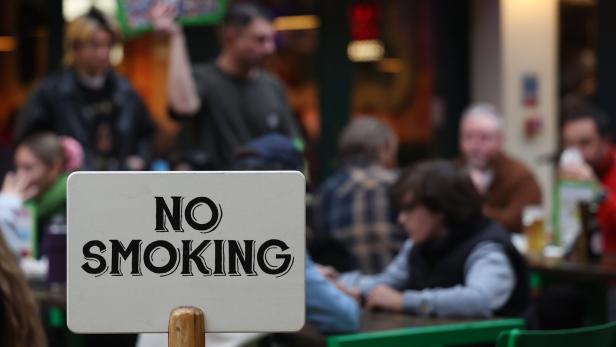 UK Government set to drop proposed ban on smoking in pub and restaurant gardens