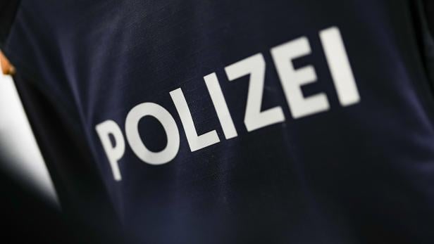 Der Tote wurde mit dem Polizeihubschrauber geborgen