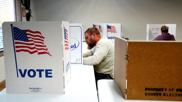 US-Wahl live: Erste Wahllokale geschlossen, Trump führt in Indiana