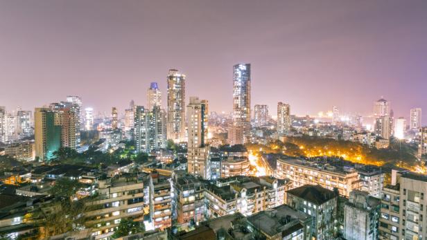 Mumbai hat nicht nur viele Wolkenkratzer, sondern mit Dharavi auch den größten Slum Asiens.