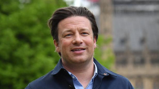 "Verantwortungslos und schädlich": Jamie Oliver zieht Buch nach Kritik zurück