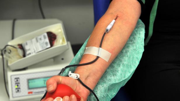 Arzneimittel Blut Frankreich: Homosexuelle dürfen künftig Blutspenden