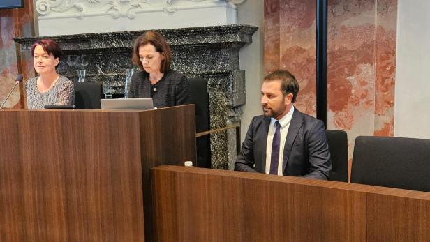 Georg Dornauer stellt sich dem Misstrauensantrag gegen ihn im Landtag