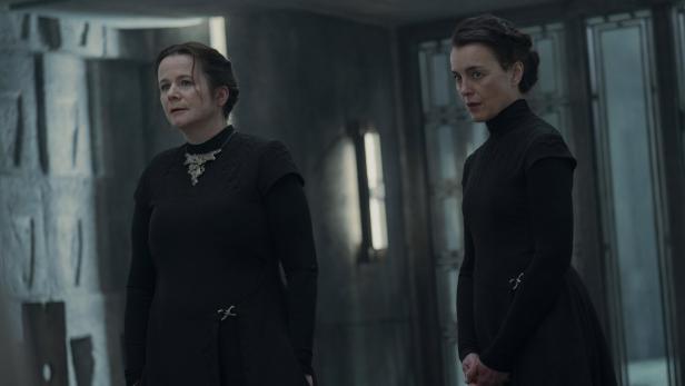 Mächtige Schwestern: Valya (Emily Watson) und Tula (Olivia Williams) im "Dune"-Prequel "Dune: Prophecy" - ab Montag bei Sky zu sehen